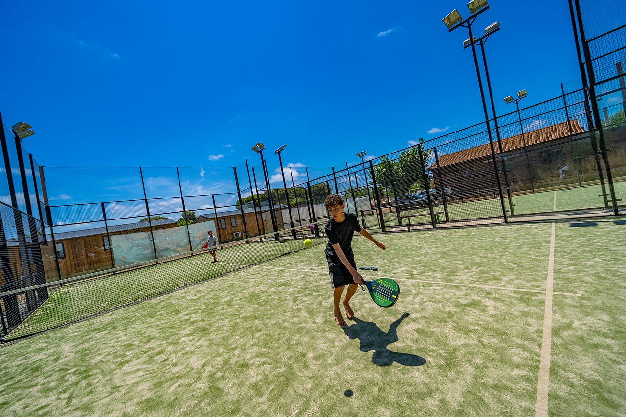 Outdoor padel court with players at CAPFUN Alba, CREIXELL (43).