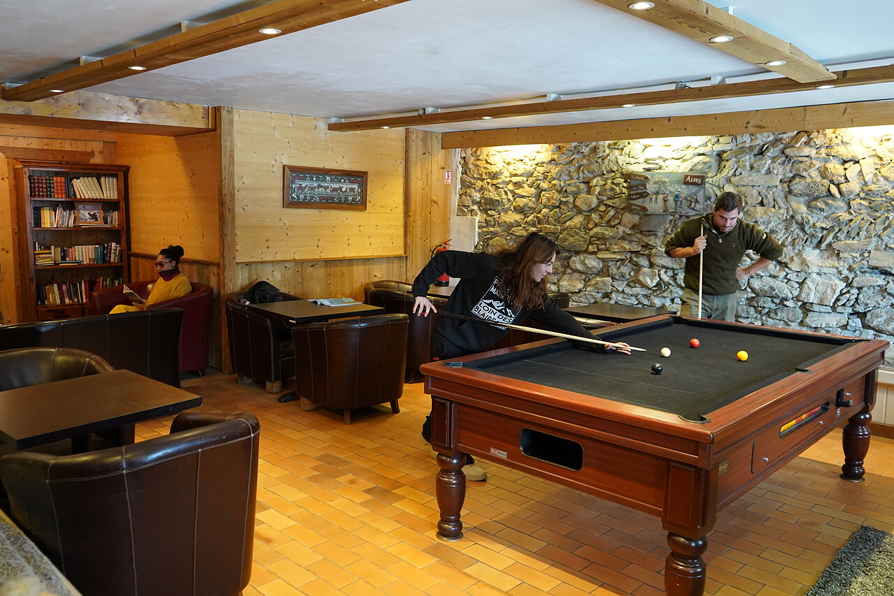 Billiards game at CLICOCHIC Alpes Lodges campsite in Pralognan la Vanoise (73).