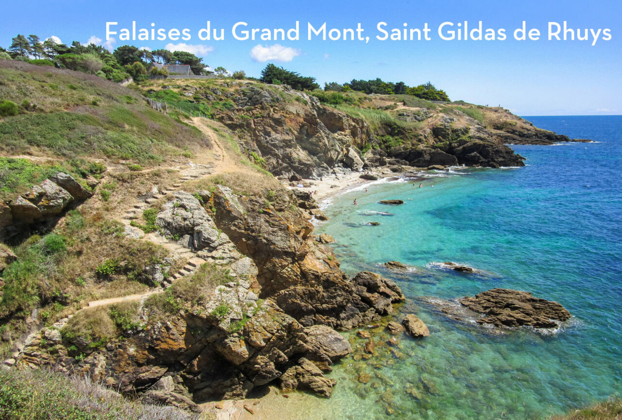 Grand Mont cliffs, beach and turquoise sea in Saint Gildas de Rhuys.