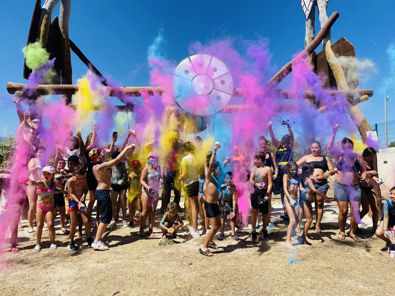 Holi animation at CAPFUN Arbois du Castellet campsite in LE CASTELLET (83).