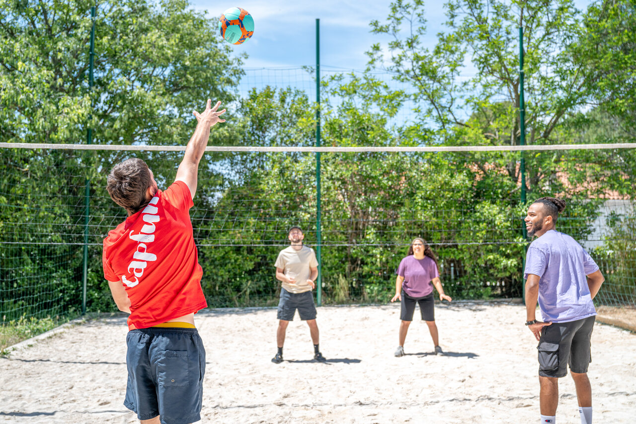 Volleyball at CAPFUN Arbois du Castellet campsite in LE CASTELLET (83).