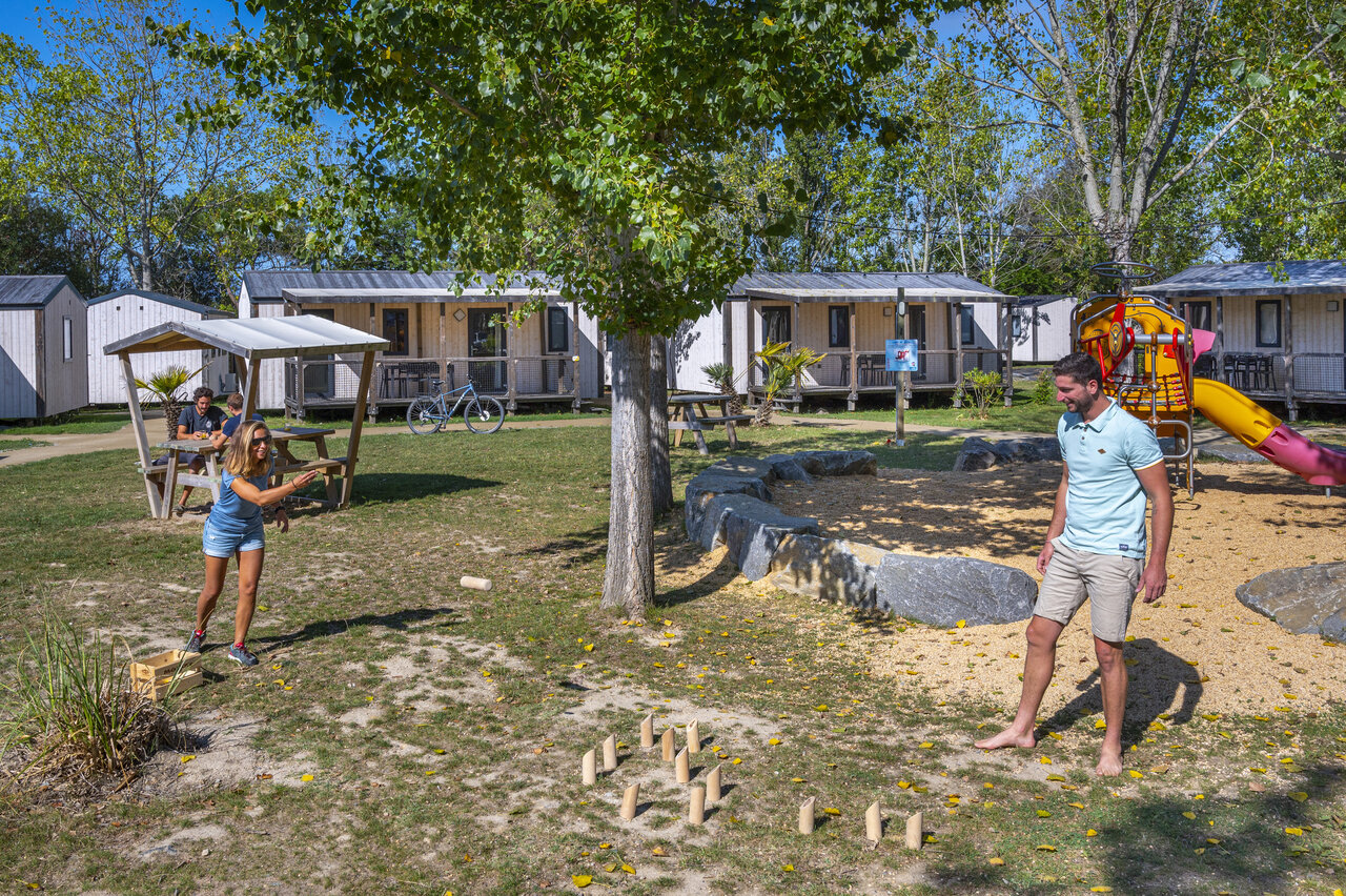 M�lkky game and mobile homes at CAPFUN Armor H�ol in Piriac sur Mer (44).