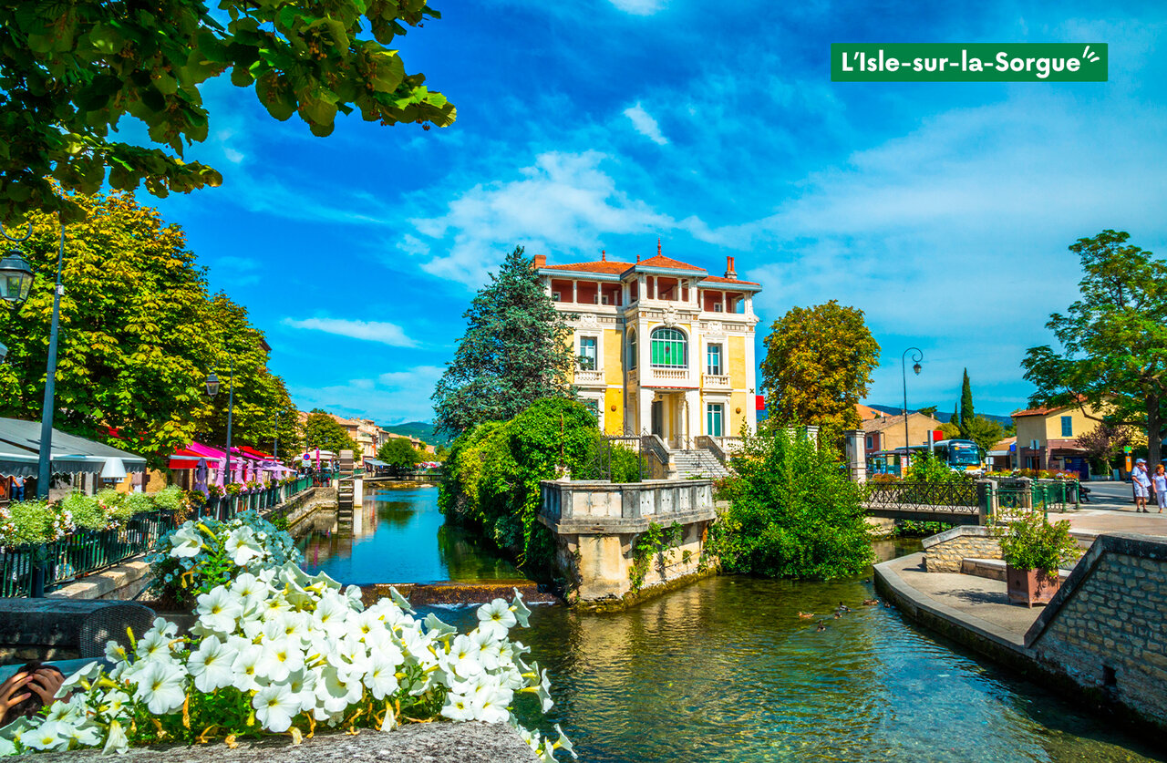 L'Isle-sur-la-Sorgue, Proven�al town with canals, historic buildings and flowers.