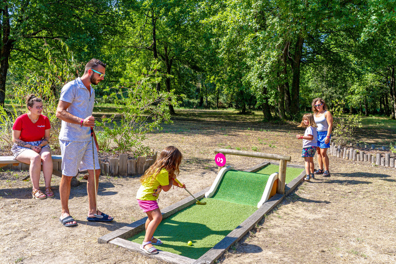Family mini-golf at CAPFUN Atlantique Parc in Les Mathes / La Palmyre (17).