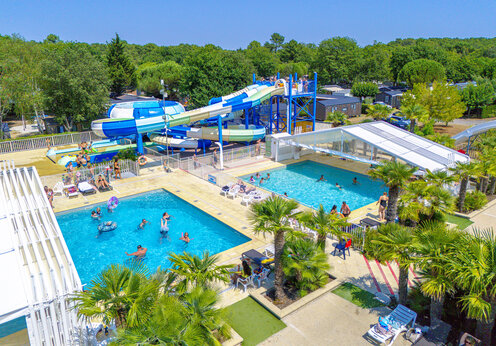 Outdoor pools and water slides at CAPFUN Atlantique Parc campsite in Les Mathes / La Palmyre.