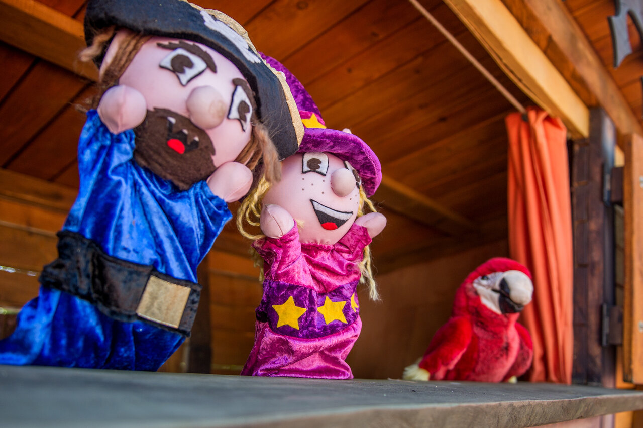 Puppet show featuring pirate and sorceress at CAPFUN Beauregard campsite in MORNAS (84).