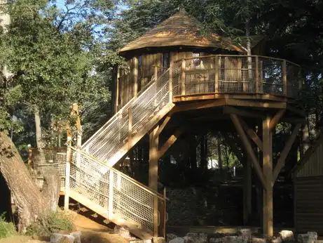 Beauregard : Cabanes dans les arbres, Holiday Park Provence-Alpes-C�te d'Azur
