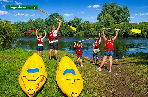 Family canoe-kayak activity at camping CLICOCHIC Beau Rivage in LA ROQUE-GAGEAC (24).