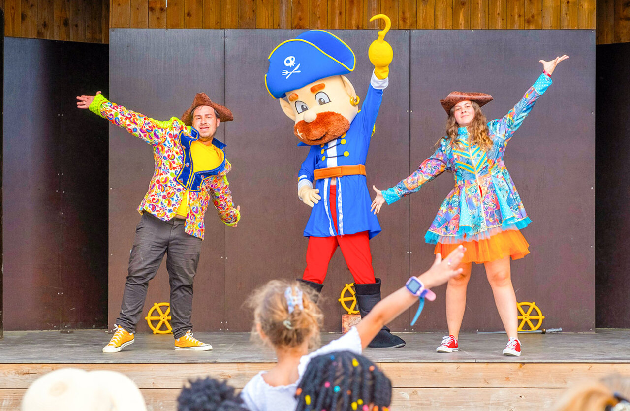 Mascot and entertainers performing for children at VAGUES OCEANES Bois Joly campsite in Saint-Jean-de-Monts (85).