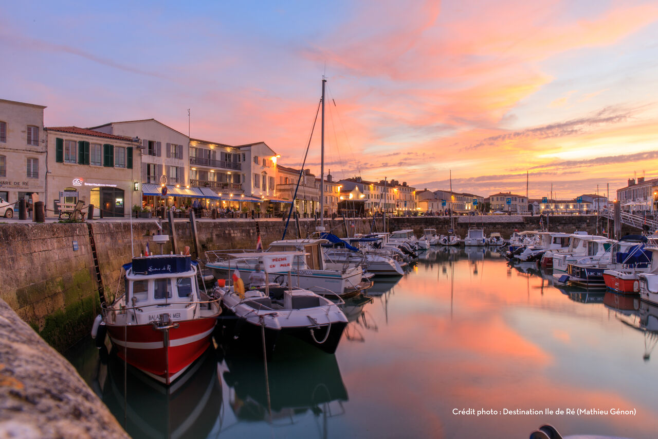 Saint-Martin-de-R� marina at sunset, �le de R� island.