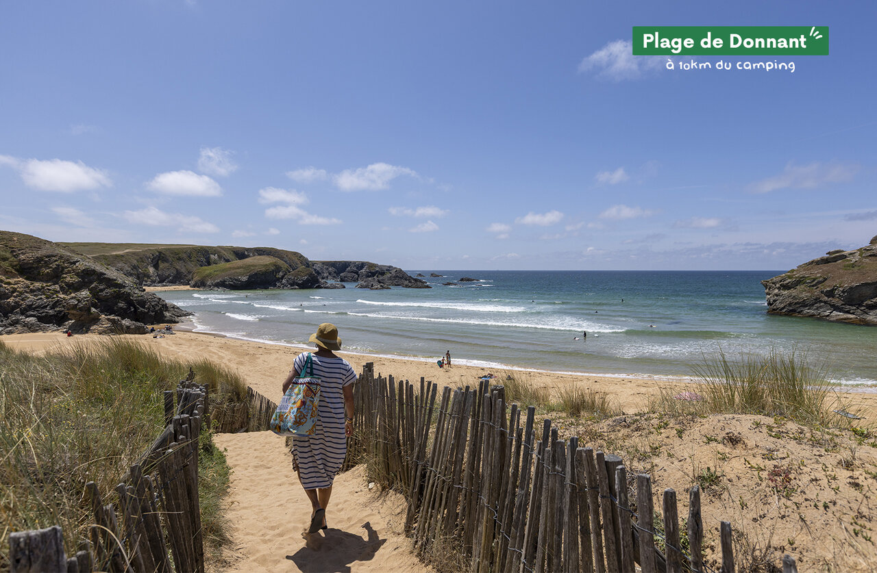 Donnant beach in Belle-�le-en-Mer, fine sand, cliffs, Atlantic Ocean.