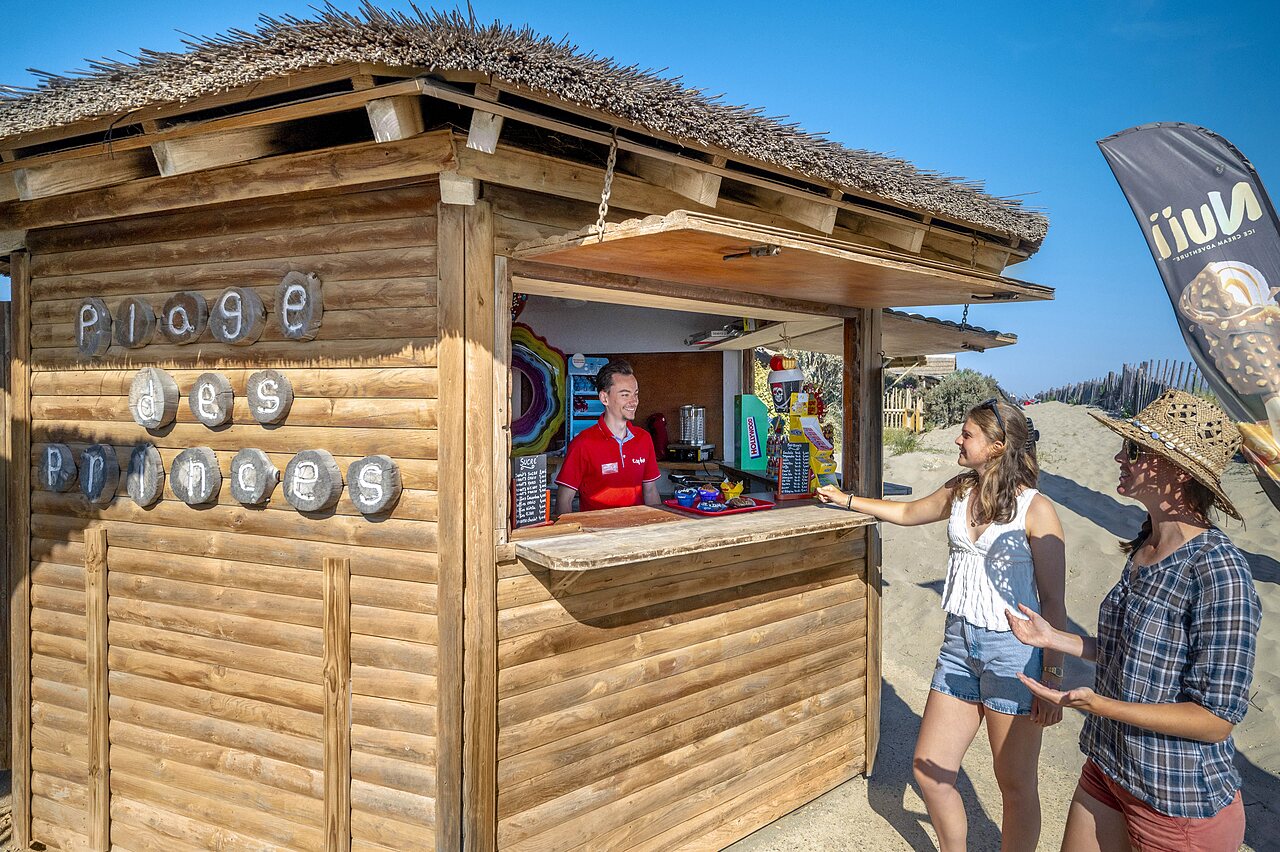 Wooden beach bar, ice cream, drinks, CAPFUN Boucanet, LE GRAU DU ROI.