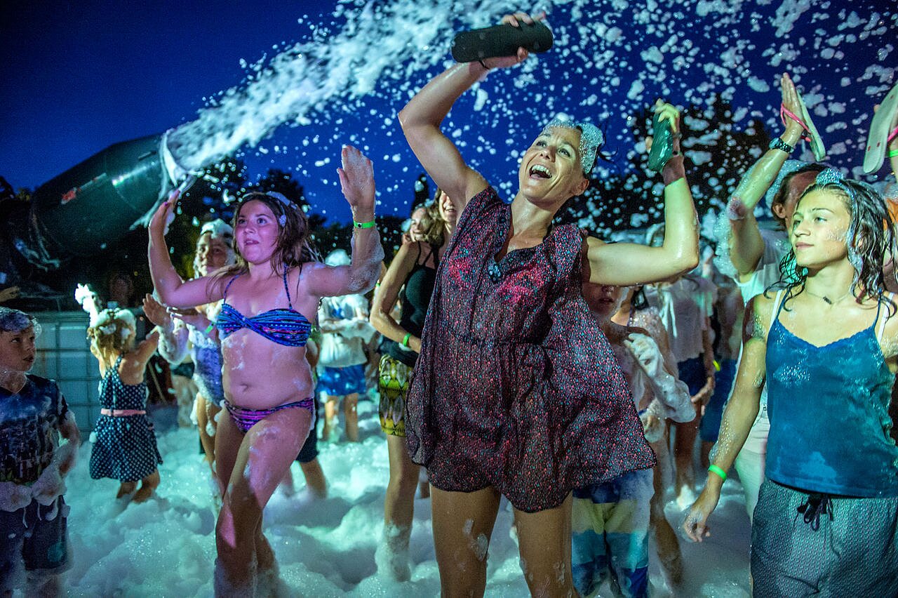 Foam party, children and adults, CAPFUN Boucanet, LE GRAU DU ROI (30).
