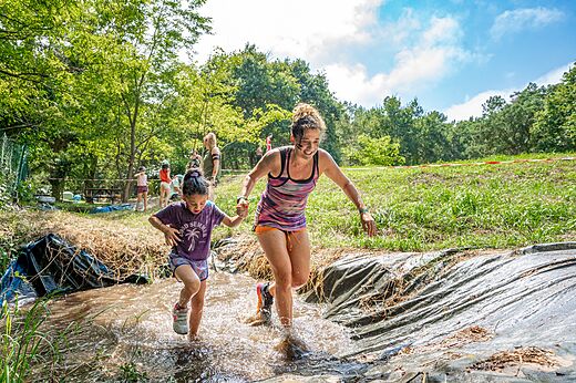 Mud run at VAGUES OCEANES Boudigau campsite in LABENNE OCEAN (40).
