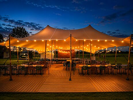 Restaurant tent at camping CLICOCHIC Brise de Cabourg in Varaville (14).