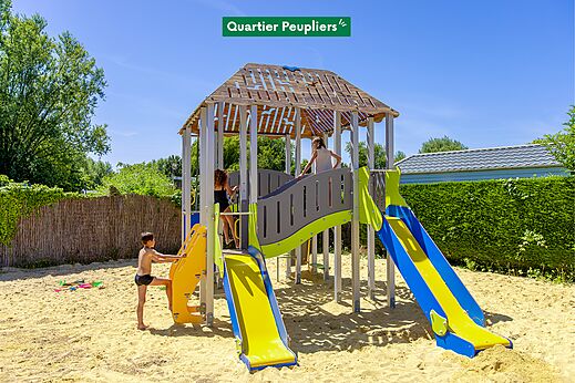 Playground, slides, sand at campsite CLICOCHIC Brise de Cabourg in Varaville (14).