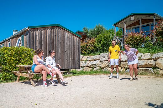 Petanque game at CAPFUN Carpe Diem campsite in VAISON LA ROMAINE (84).