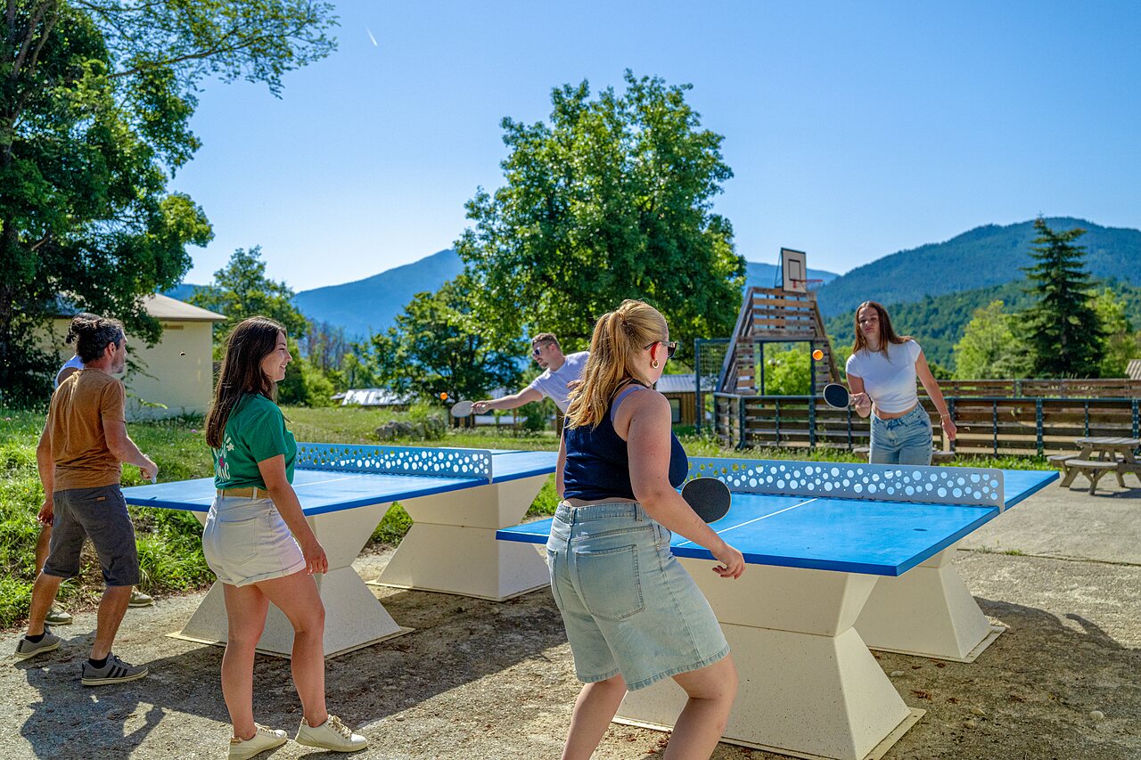 Outdoor table tennis game at CLICOCHIC Castillon de Provence campsite.
