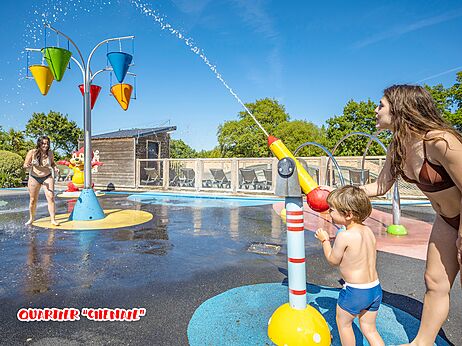 Kids' water games and cannons at CAPFUN La Chênaie in PORNIC (44).