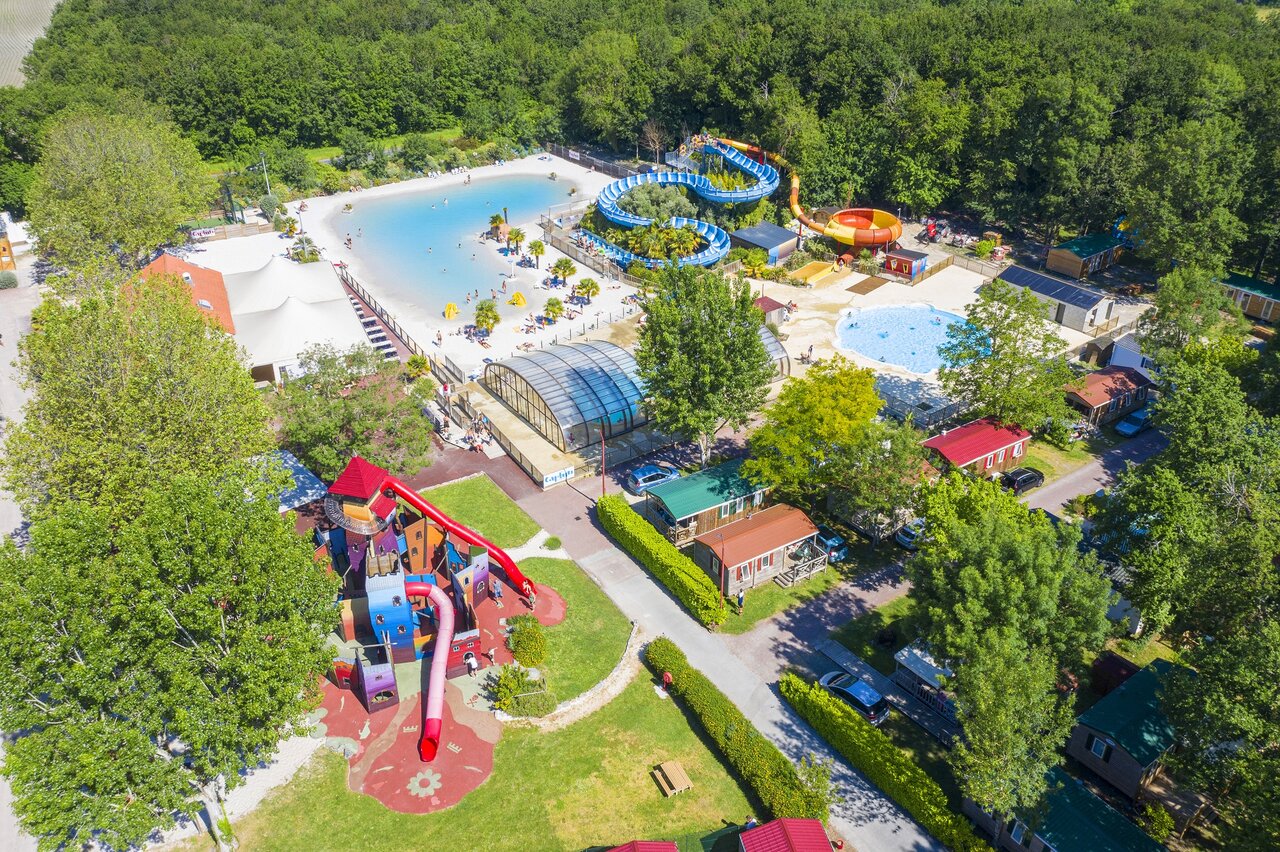 Water park, slides at CAPFUN Ch�nes Medis/Royan campsite (17).