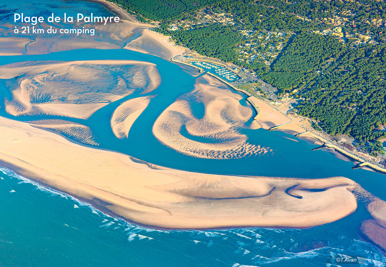 La Palmyre beach, fine sand, estuary and marina, near Royan.