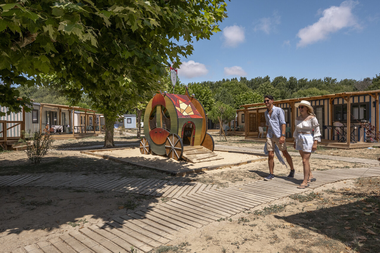 Unique playground and modern accommodations at CLICOCHIC Chouans campsite in SAINT HILAIRE DE RIEZ (85).