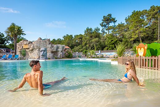 Lagoon pool at CLICOCHIC Chouans campsite in SAINT HILAIRE DE RIEZ (85).