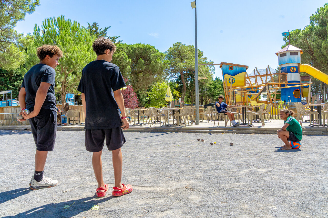 Petanque, games at VAGUES OCEANES Coq Hardi campsite in Cassy-Lanton (33).