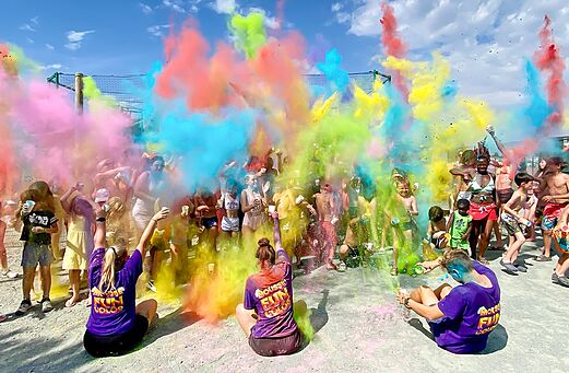 Color run animation at CAPFUN Curty's campsite in Jard sur Mer (85).