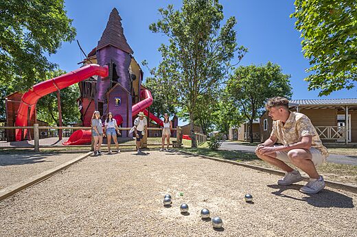 Petanque and play area at CAPFUN Curty's campsite in Jard sur Mer (85).