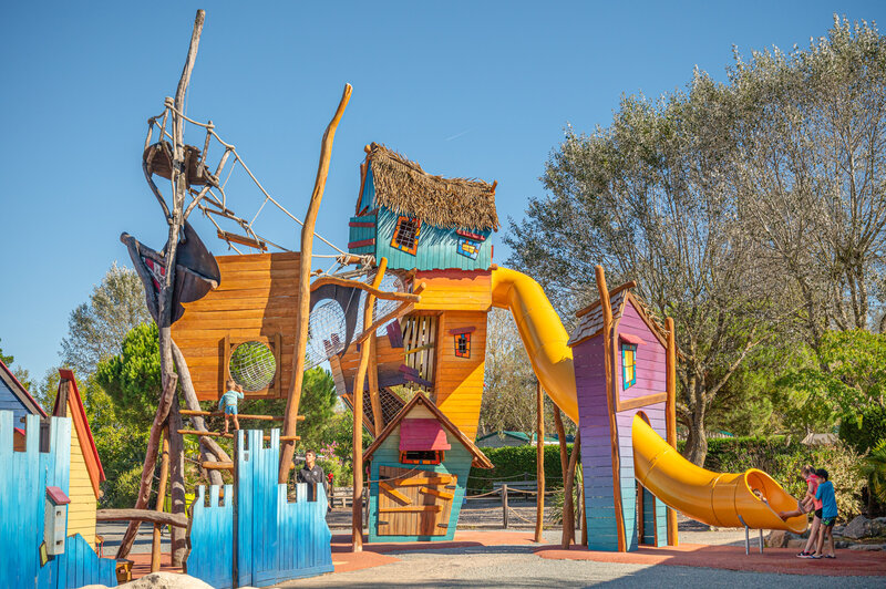Carabouille playground - Giant playground, slides at CAPFUN Dauphins Bleus campsite in GIVRAND (85).