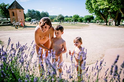 Naturist mother and children lavender at LIBRANOO Naturiste Belezy campsite (84).