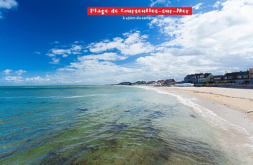 Sandy beach of Courseulles-sur-Mer, tourist spot to visit near the campsite.