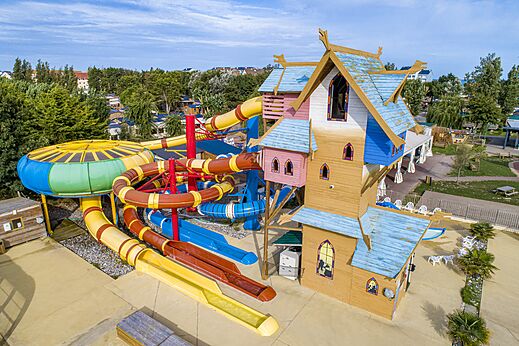Giant water slides at CAPFUN Donjon de Lars, Courseulles-sur-Mer (14).