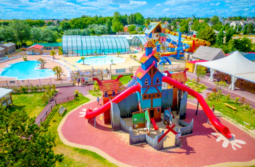 Donjon de Lars : Maisons dans les arbres, Holiday Park Basse-Normandie Donjon de Lars : Maisons dans les arbres, Holiday Park Basse-Normandie