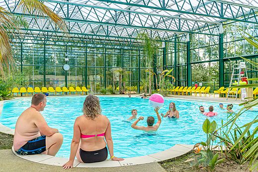 Covered swimming pool, family fun, at CAPFUN Dune Fleurie in Quend Plage (80).