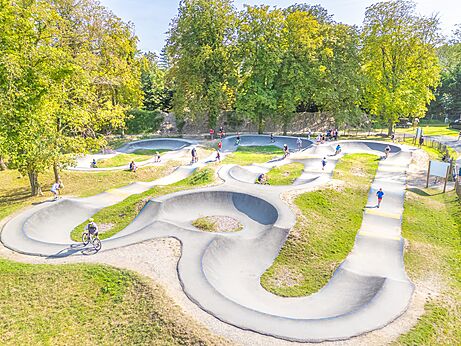 Pumptrack for bikes and scooters at CAPFUN Dune Fleurie campsite in Quend Plage (80).