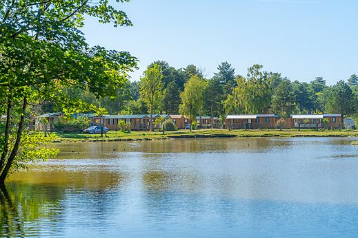 Mobil-homes, lake and nature at CAPFUN Dune Fleurie campsite in Quend Plage (80).