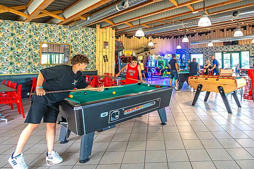 Billiards, foosball and arcade games at CAPFUN Dune Fleurie campsite in Quend Plage.
