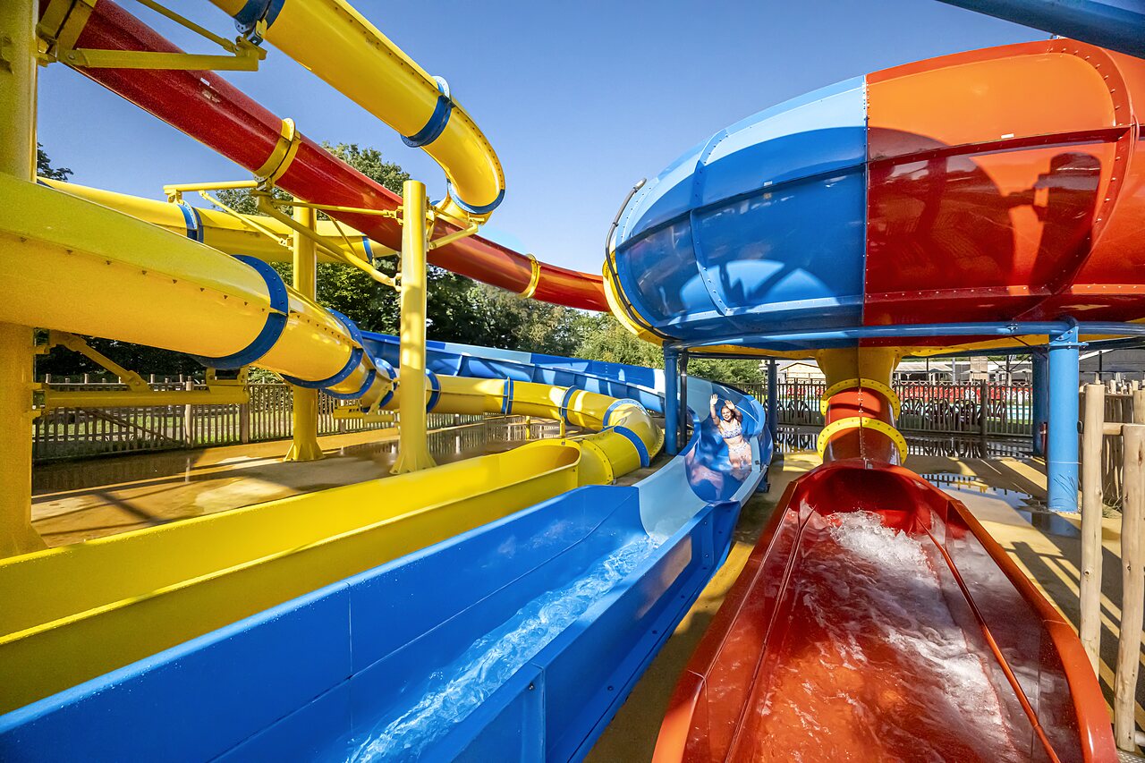 Colorful water slides and water park at CAPFUN Eibernest campsite in Eibergen.