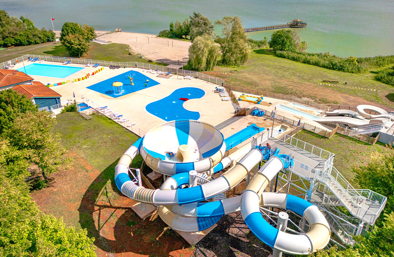 Slides, pools at CLICOCHIC Etang de la Mutche campsite in HARPRICH (57).