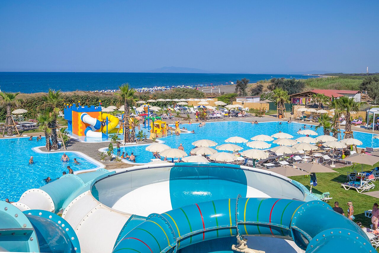Pool, slides, aquatic games at CAPFUN Europing campsite in Tarquinia (01).