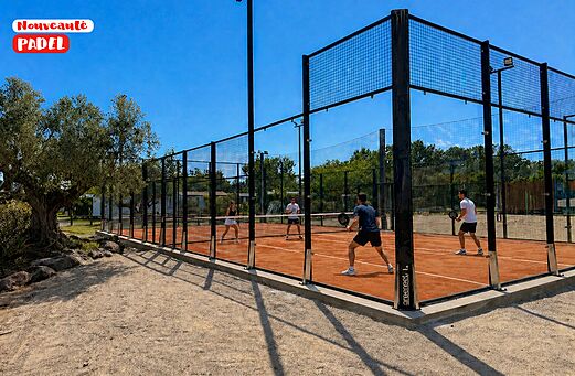 New padel court with players at CAPFUN Fleurs d'Agde campsite in AGDE (34).