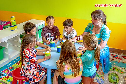 Kids' entertainment and supervised games with an animator at CAPFUN Flots Bleus campsite in VIAS PLAGE (34).