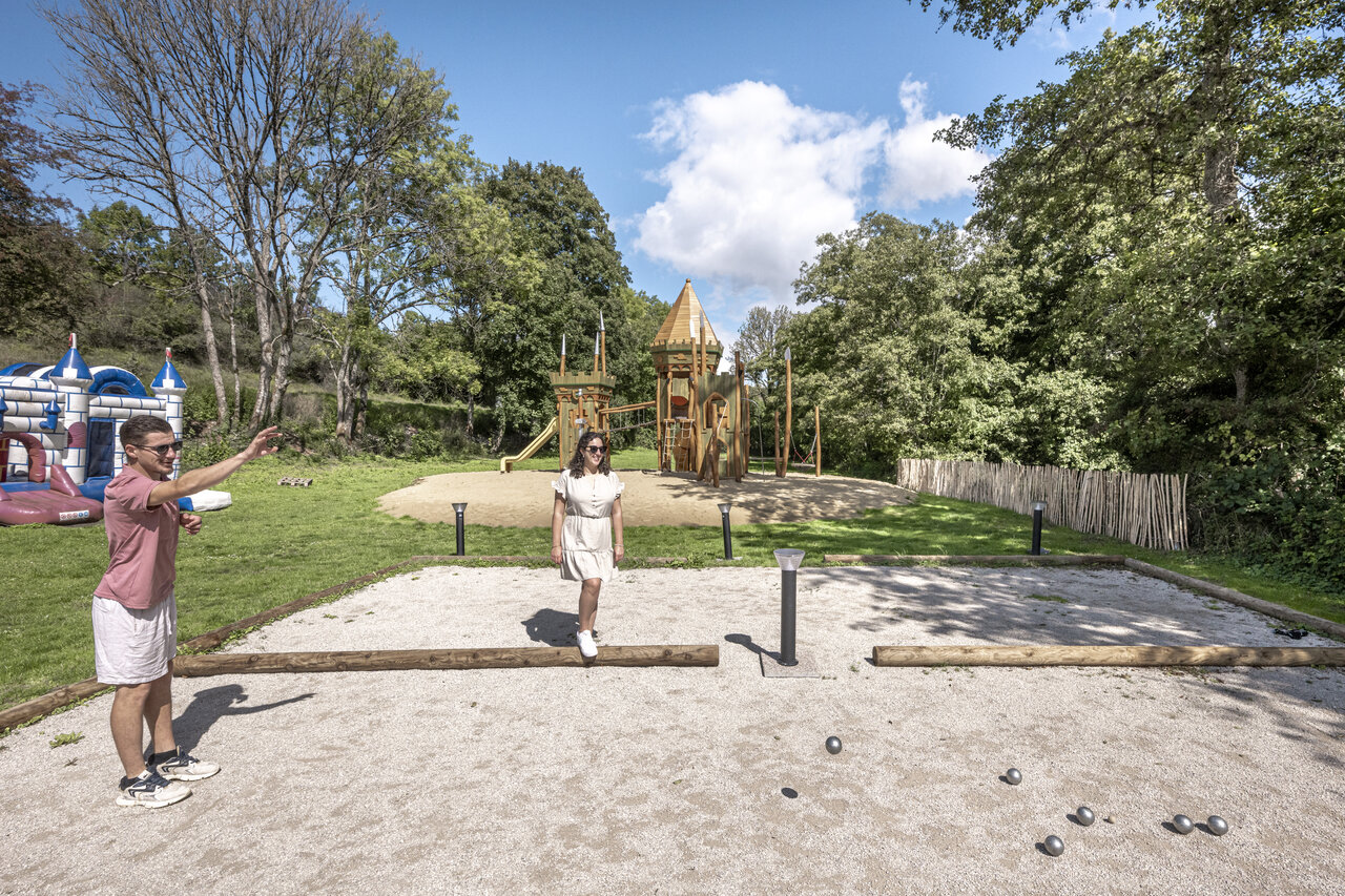 Petanque, games at CLICOCHIC Forge Sainte Marie campsite in Thonnance-les-Moulins.