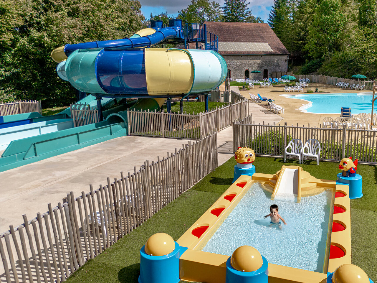 Aquatic area at CLICOCHIC Forge Sainte Marie campsite in Thonnance-les-Moulins (52).
