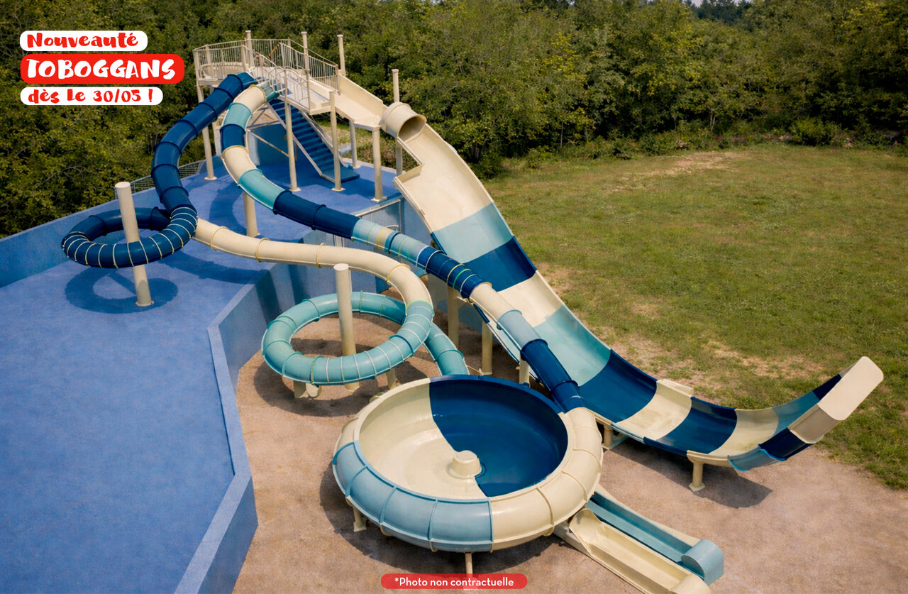 New giant water slides and spiral slides at CAPFUN Le Fr�jus campsite in Fr�jus (83).