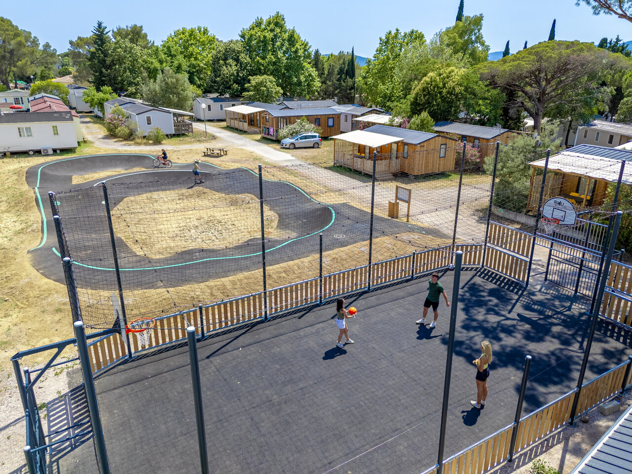 Multi-sport court and pump track for bikes at CAPFUN Le Fr�jus campsite in Fr�jus (83).