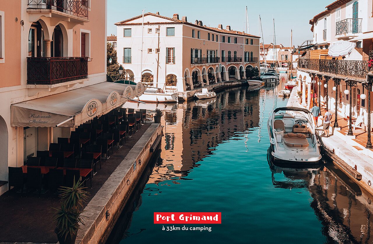 Port Grimaud, cit� lacustre avec canaux et bateaux, � visiter pr�s de Fr�jus.