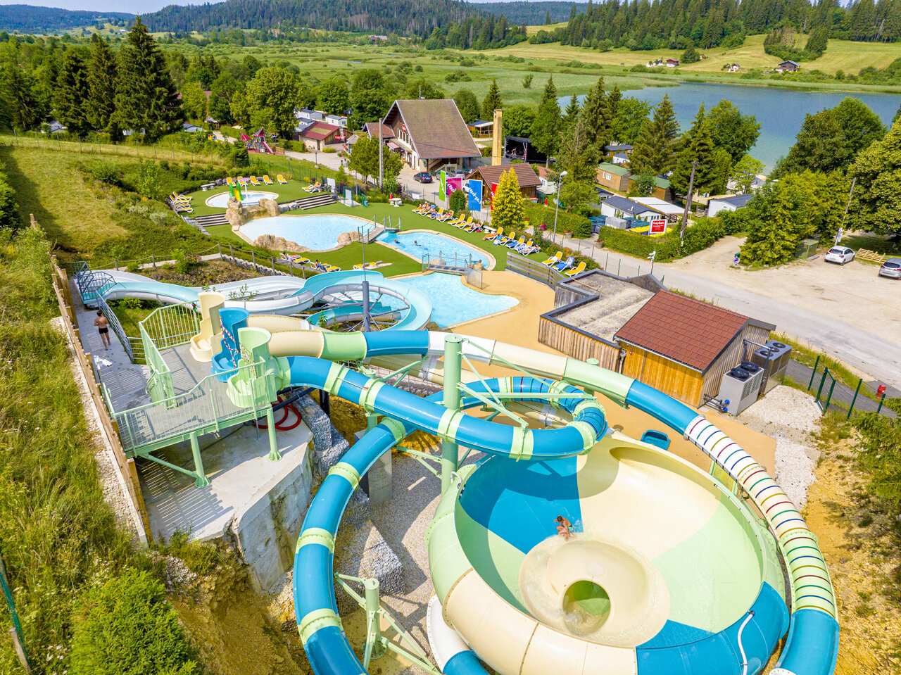 Giant water slides and outdoor pools at CAPFUN Fuvettes campsite in Malbuisson (25).